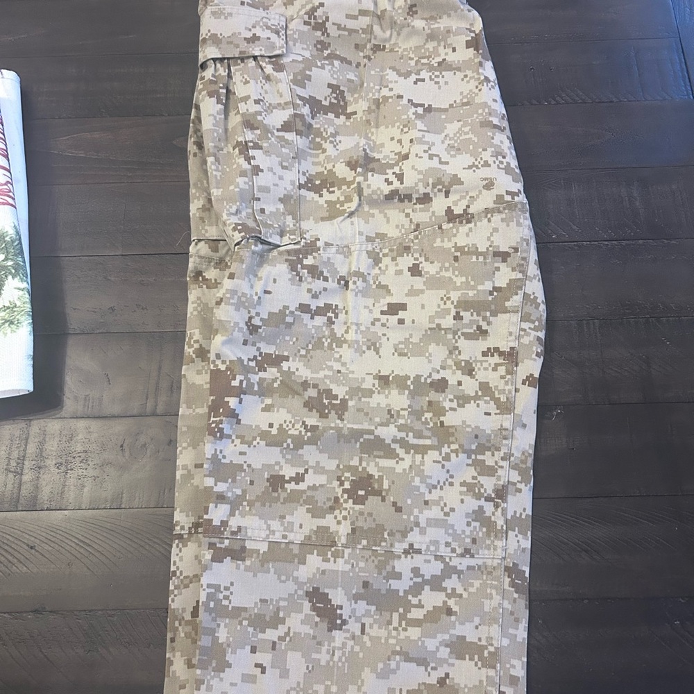 Men’s Camo cargo pants - Picture 2 of 4